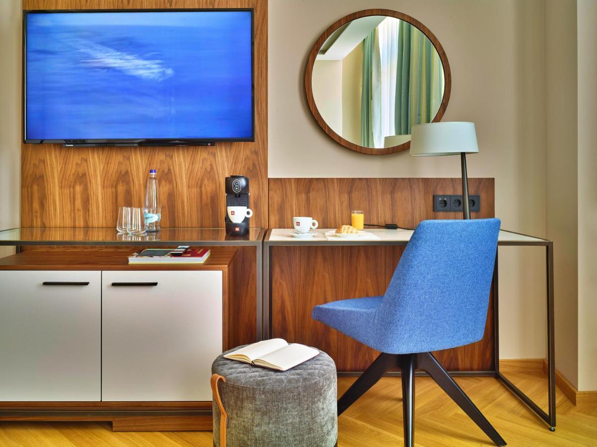 Est Grand Hotel Savoy 부다페스트 외부 사진