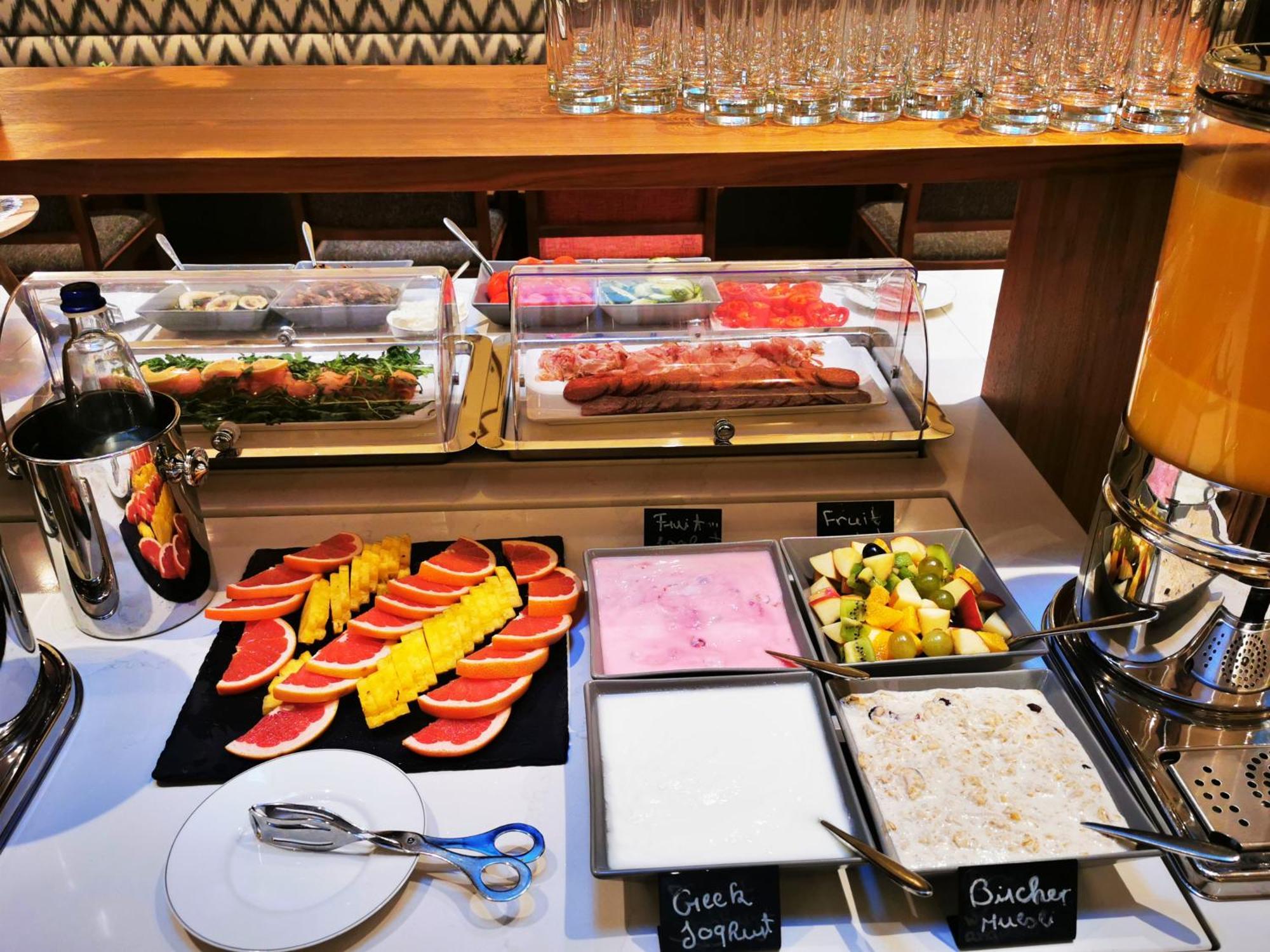 Est Grand Hotel Savoy 부다페스트 외부 사진