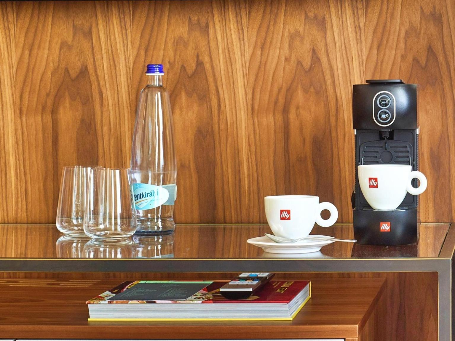 Est Grand Hotel Savoy 부다페스트 외부 사진